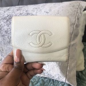 Authentic vintage white chanel caviar wallet